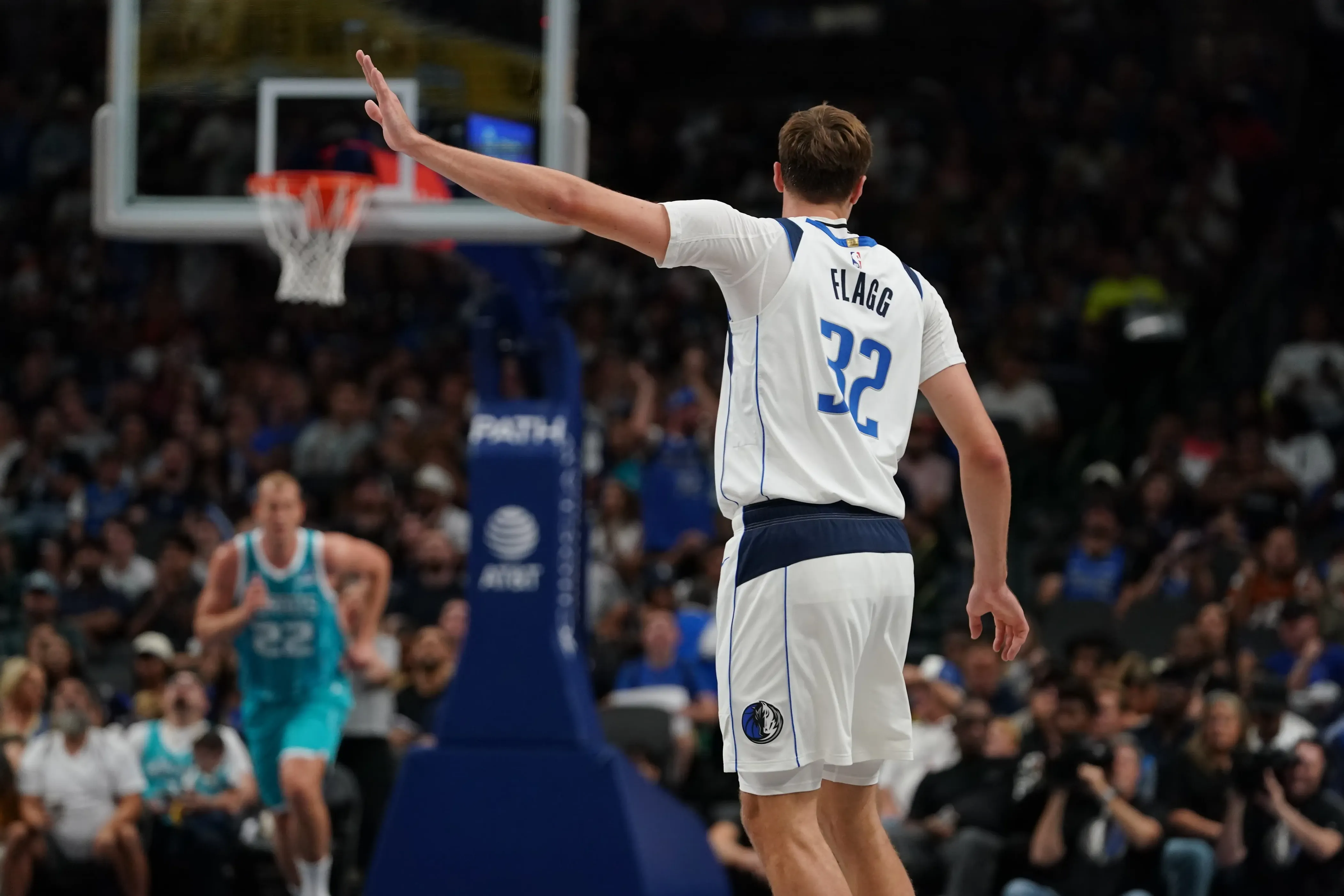 首秀中就完, 盖帽, 中对其防守 首秀中就完, 盖帽, 中对其防守