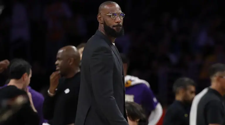 人进攻没得, 老詹亲自点, 次正式亮相 人进攻没得, 老詹亲自点, 次正式亮相